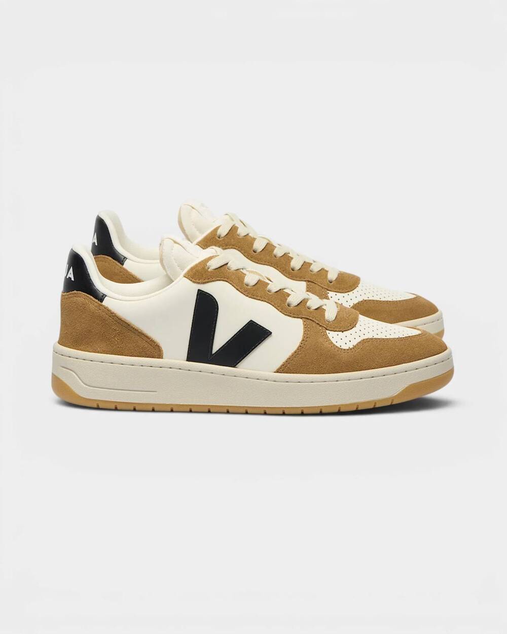 NEW VEJA men's v 10 leather sneaker in tent/black